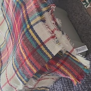 Like new Old Navy scarf wrap mustard cream reds blue green lightweight soft